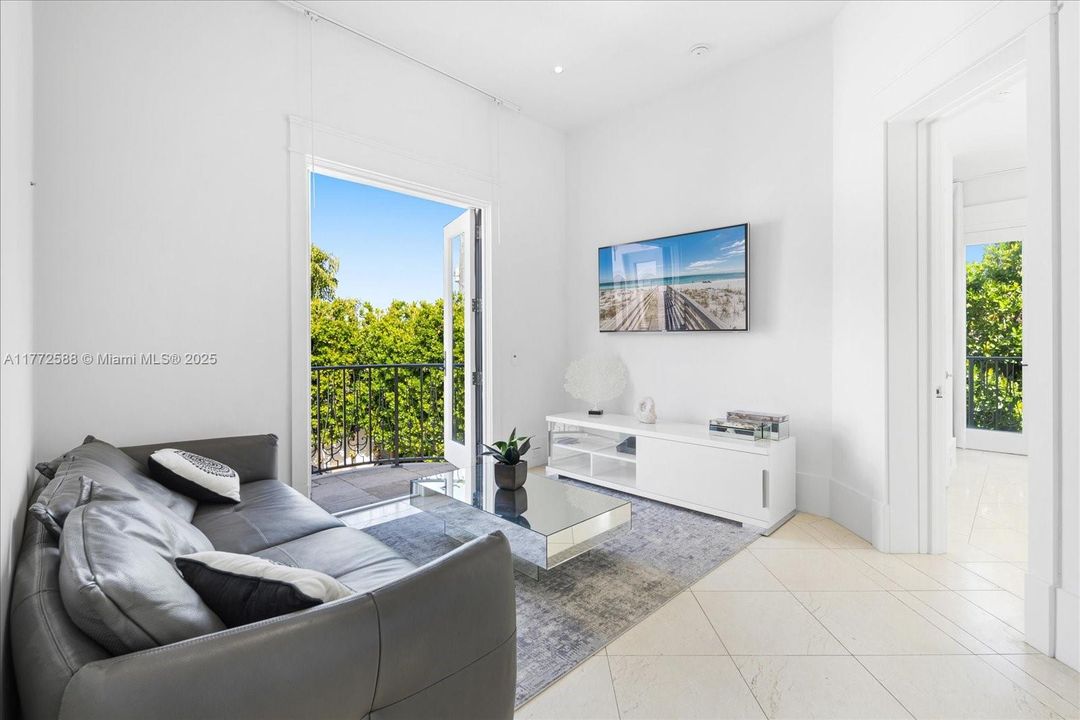 For Sale: $30,000,000 (6 beds, 7 baths, 8748 Square Feet)