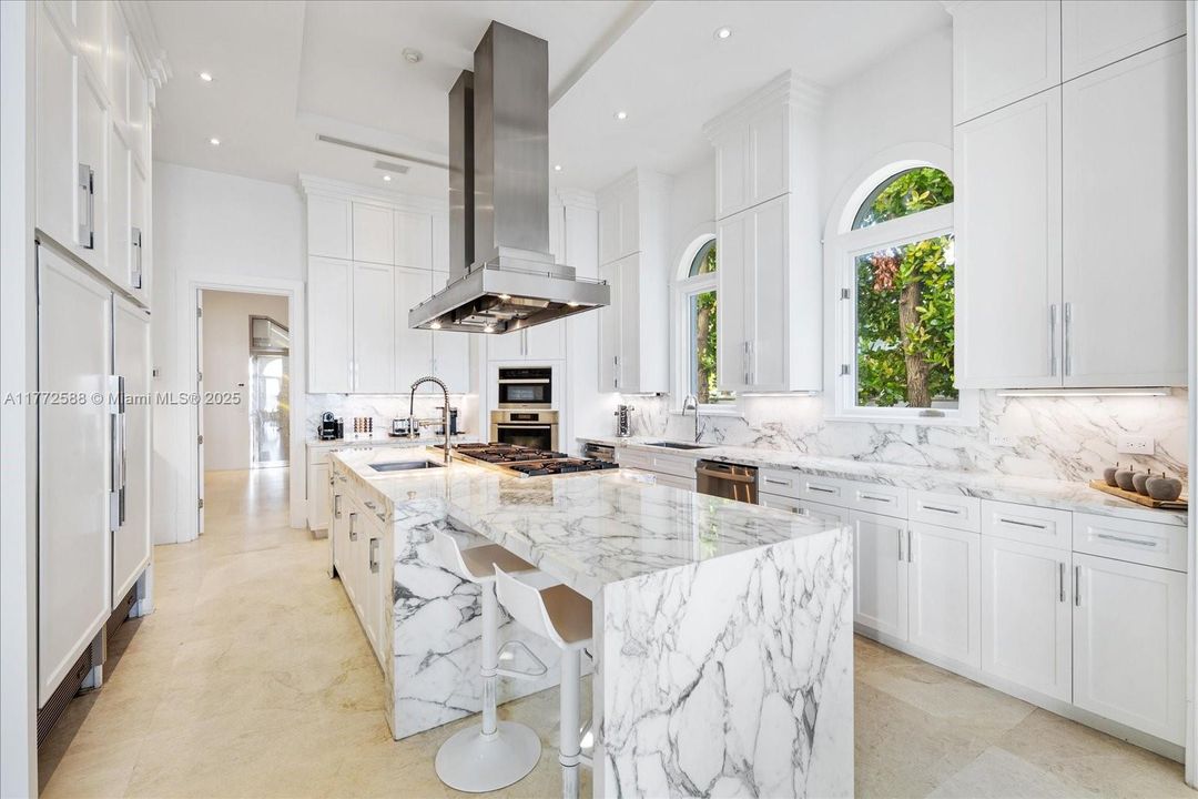 For Sale: $30,000,000 (6 beds, 7 baths, 8748 Square Feet)