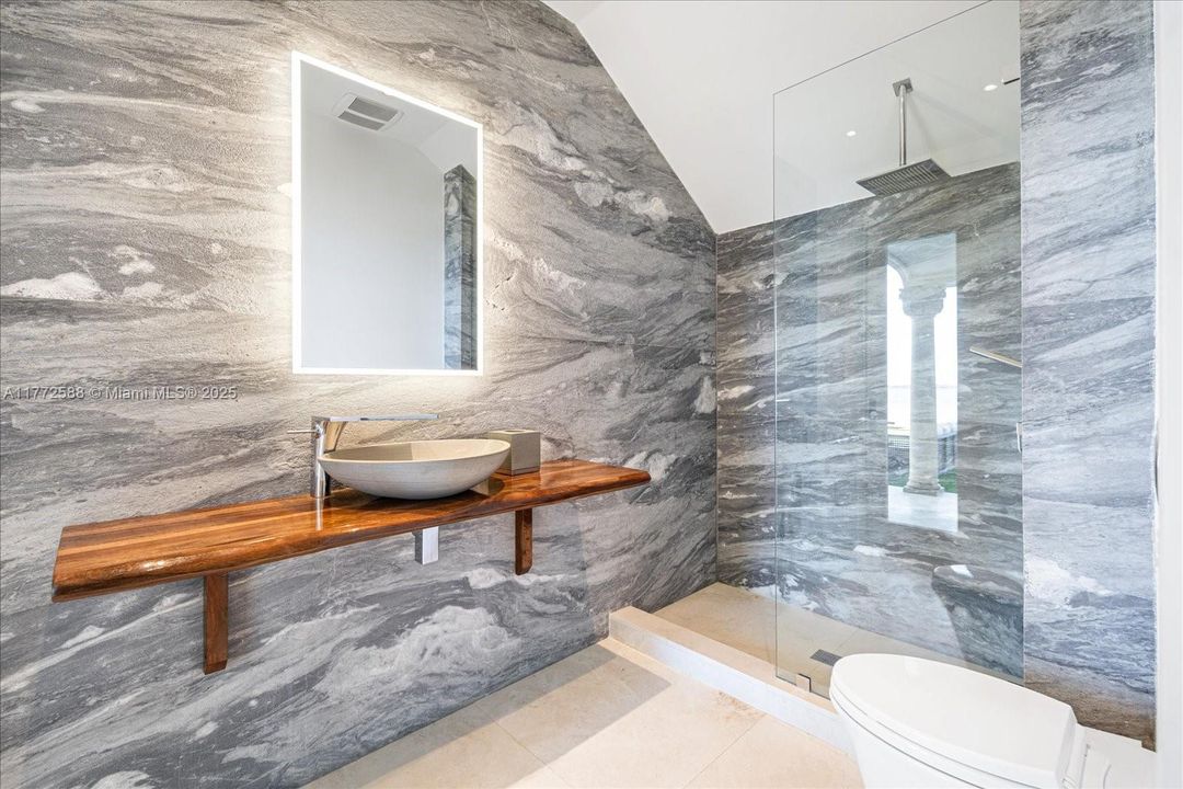 For Sale: $30,000,000 (6 beds, 7 baths, 8748 Square Feet)