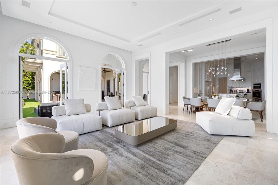 For Sale: $30,000,000 (6 beds, 7 baths, 8748 Square Feet)