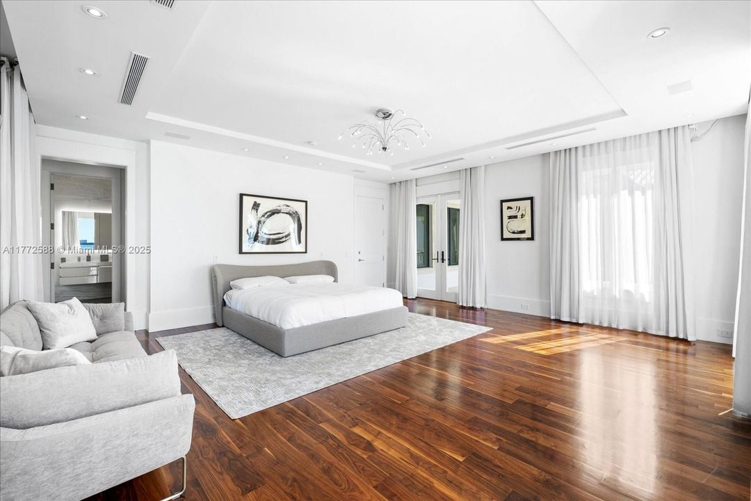 For Sale: $30,000,000 (6 beds, 7 baths, 8748 Square Feet)