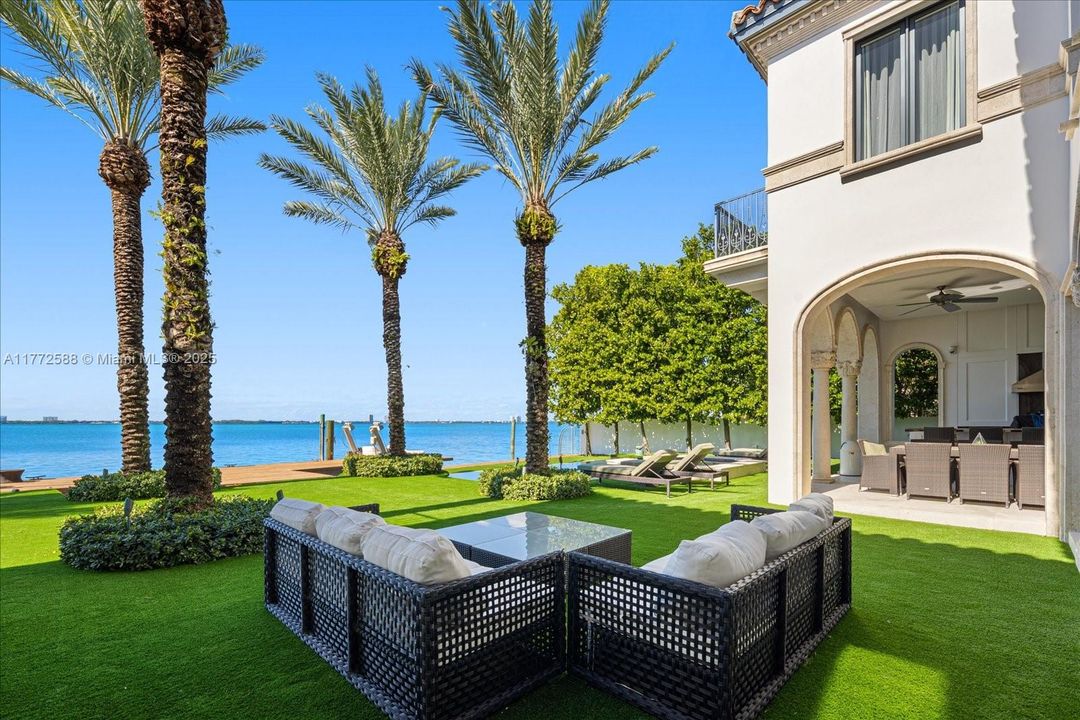 For Sale: $30,000,000 (6 beds, 7 baths, 8748 Square Feet)