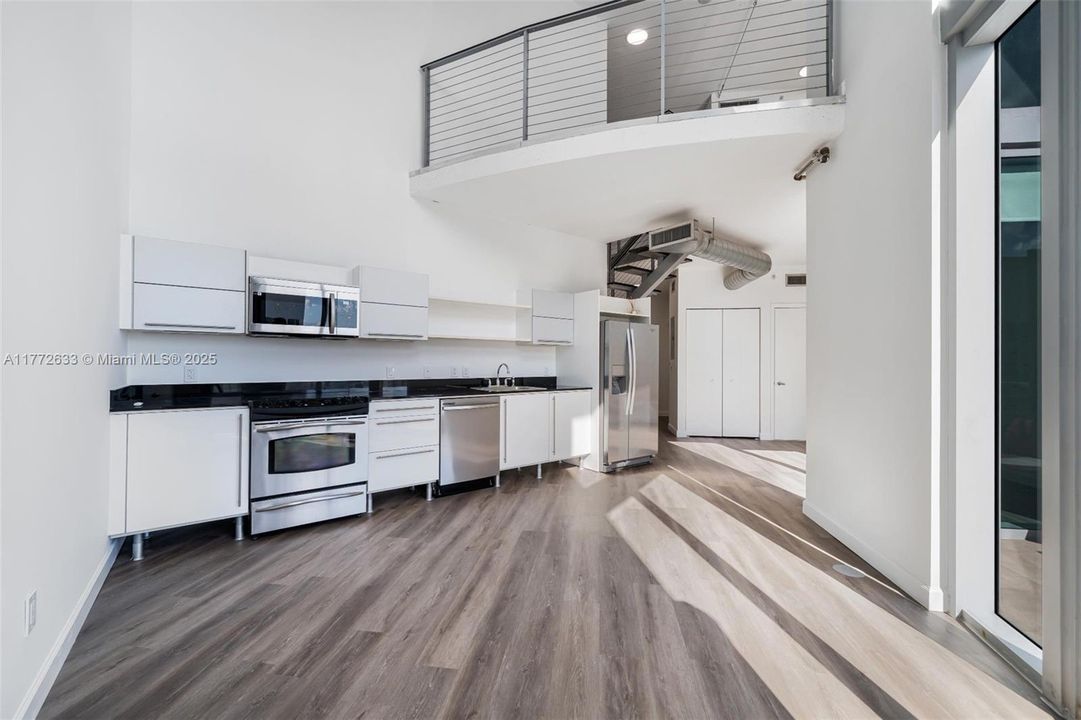 Недавно арендовано: $3,850 (2 спален, 2 ванн, 1155 Квадратных фут)