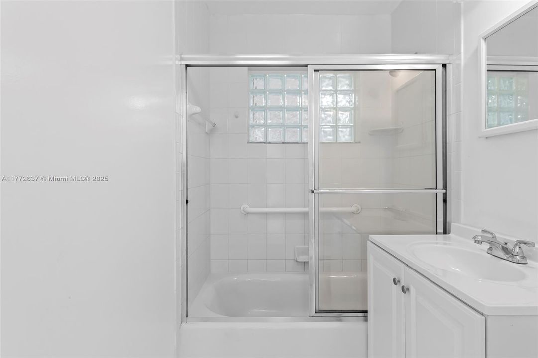 Recientemente alquilado: $2,750 (3 camas, 2 baños, 1116 Pies cuadrados)