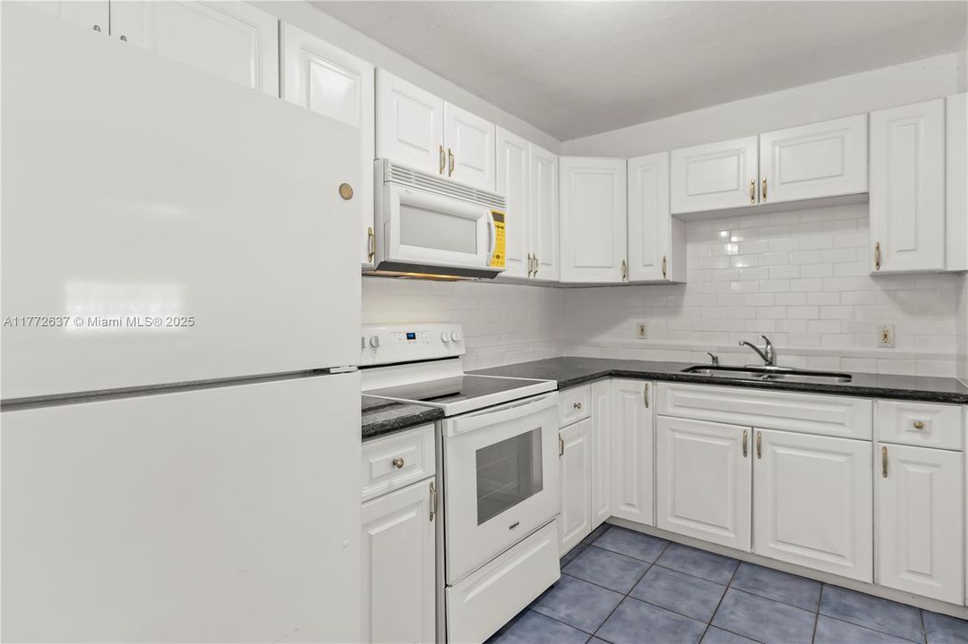 Recientemente alquilado: $2,750 (3 camas, 2 baños, 1116 Pies cuadrados)