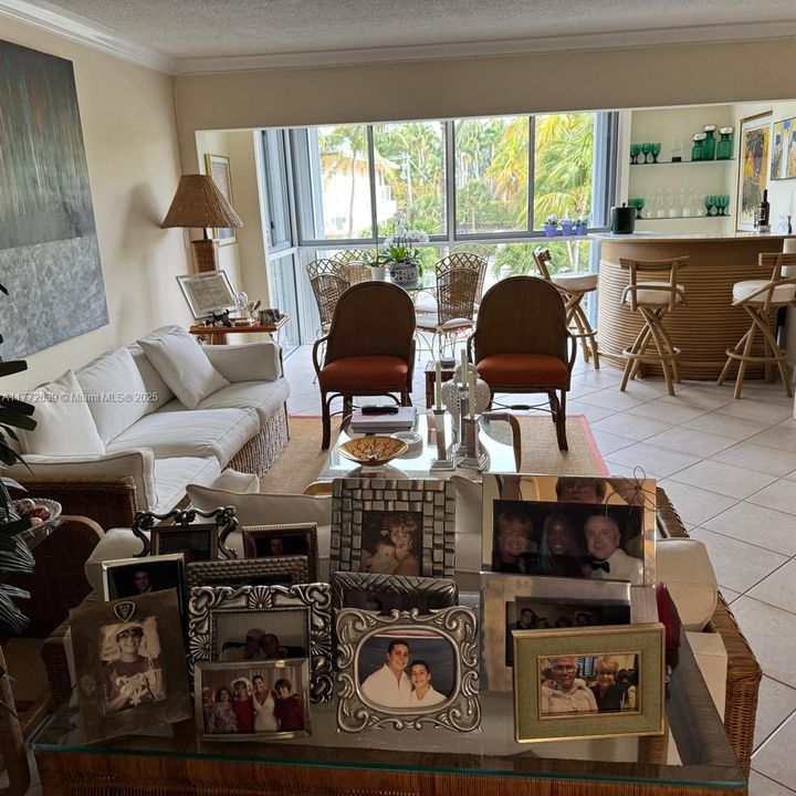 Recently Sold: $779,000 (2 beds, 2 baths, 1325 Square Feet)