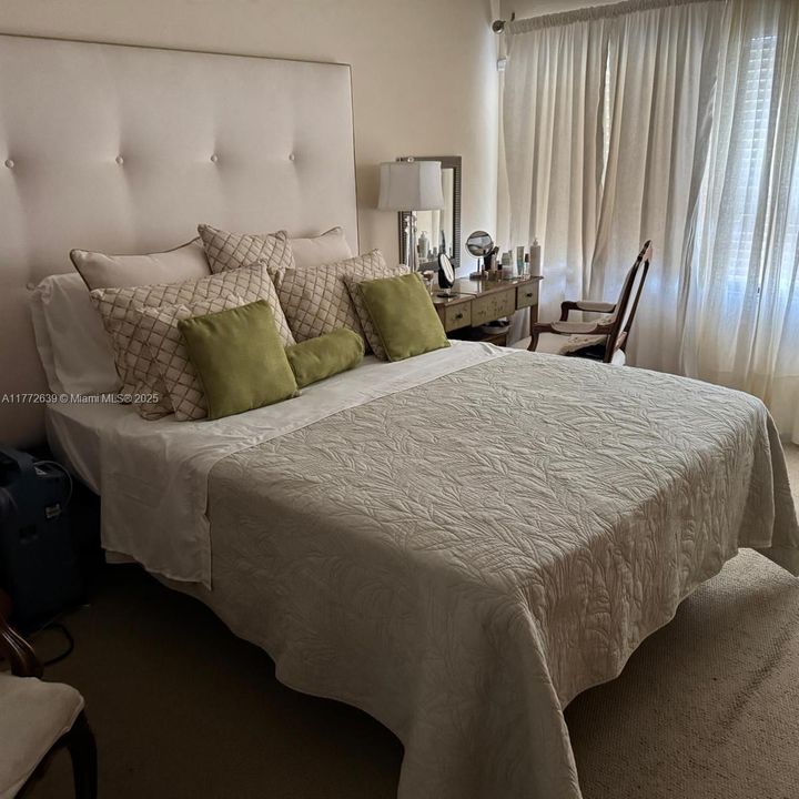 Recently Sold: $779,000 (2 beds, 2 baths, 1325 Square Feet)