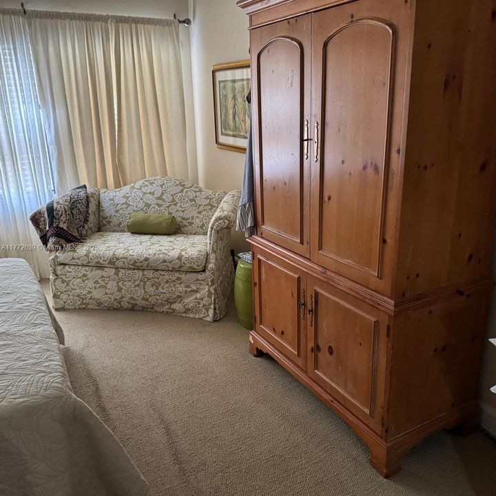 Recently Sold: $779,000 (2 beds, 2 baths, 1325 Square Feet)