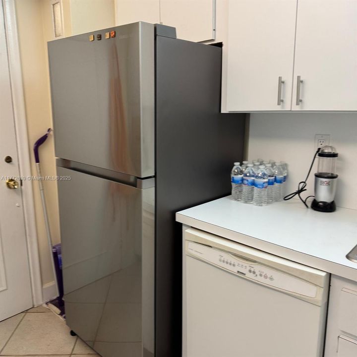 Recently Sold: $779,000 (2 beds, 2 baths, 1325 Square Feet)