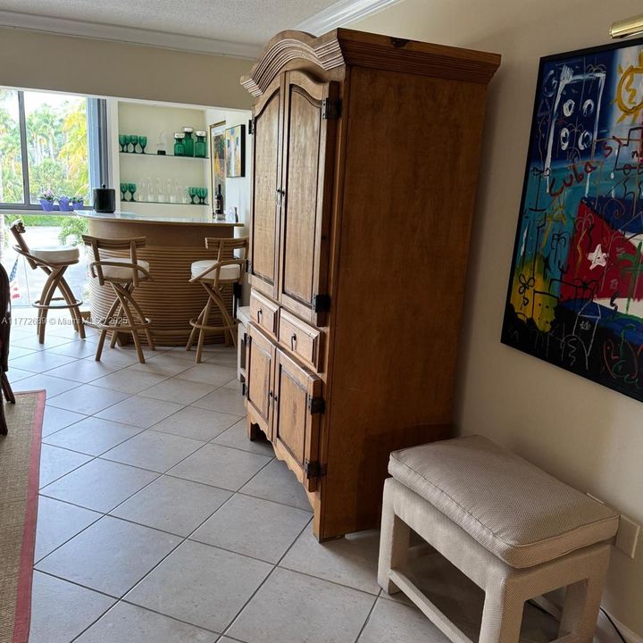 Recently Sold: $779,000 (2 beds, 2 baths, 1325 Square Feet)