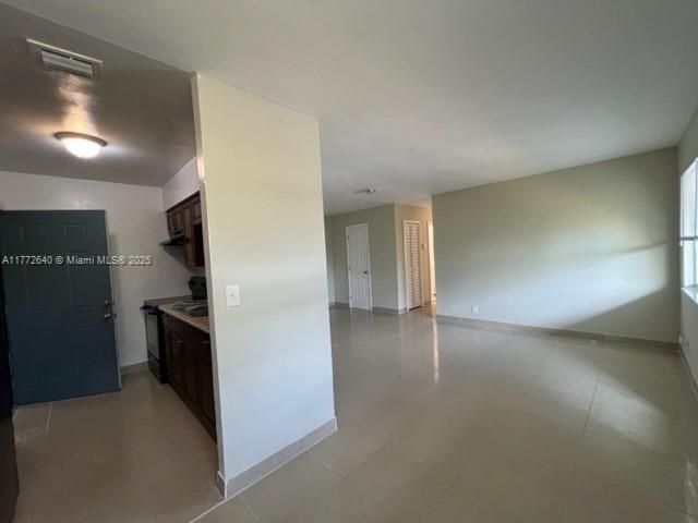 Recently Rented: $2,100 (3 beds, 2 baths, 0 Square Feet)