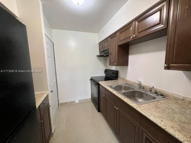Recently Rented: $2,100 (3 beds, 2 baths, 0 Square Feet)
