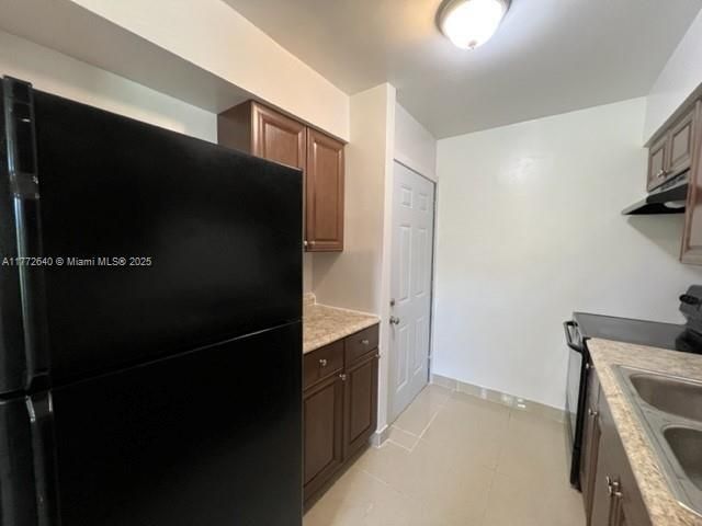 Recently Rented: $2,100 (3 beds, 2 baths, 0 Square Feet)