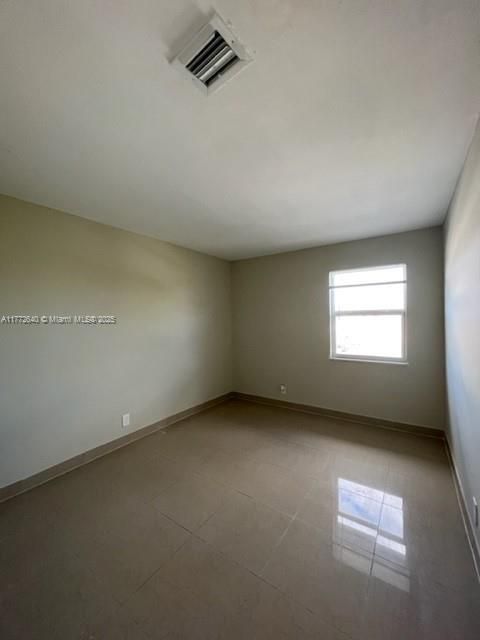 Recently Rented: $2,100 (3 beds, 2 baths, 0 Square Feet)