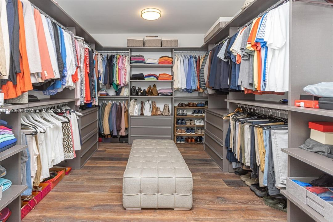 Recently Rented: $17,500 (4 beds, 6 baths, 3801 Square Feet)