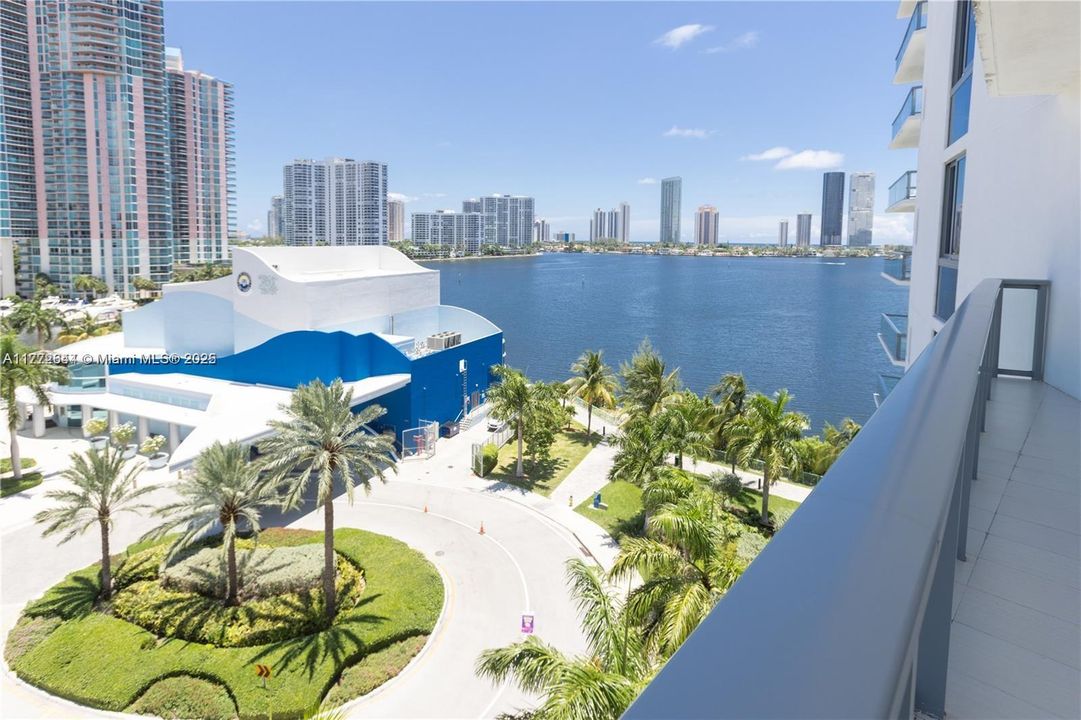 Recently Rented: $17,500 (4 beds, 6 baths, 3801 Square Feet)