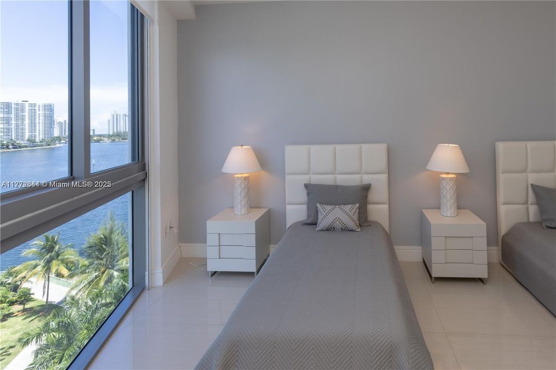 Recently Rented: $17,500 (4 beds, 6 baths, 3801 Square Feet)