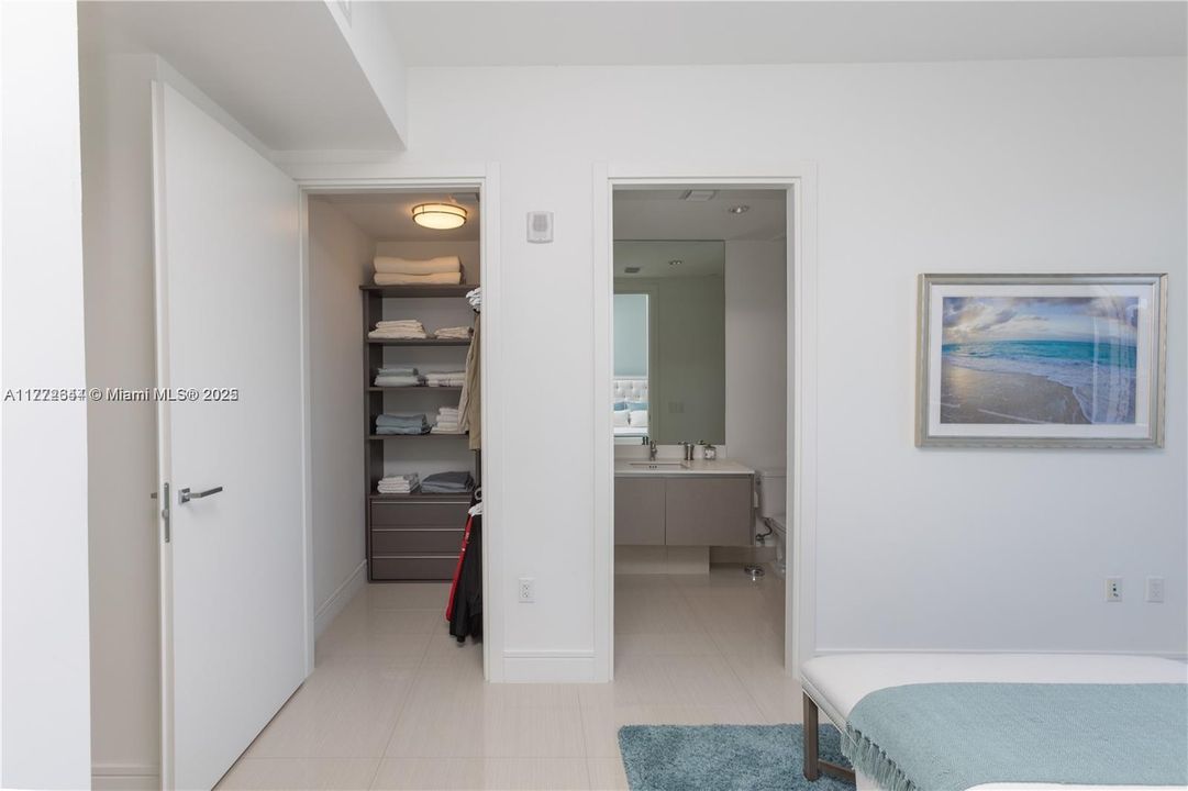 Recently Rented: $17,500 (4 beds, 6 baths, 3801 Square Feet)