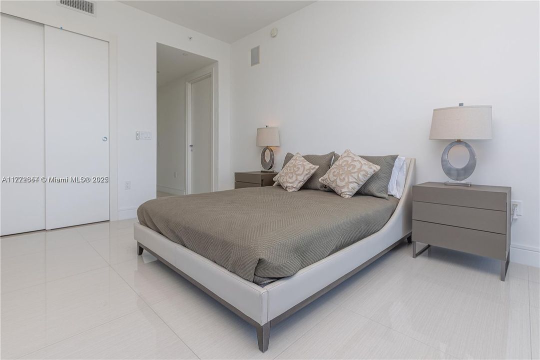 Recently Rented: $17,500 (4 beds, 6 baths, 3801 Square Feet)