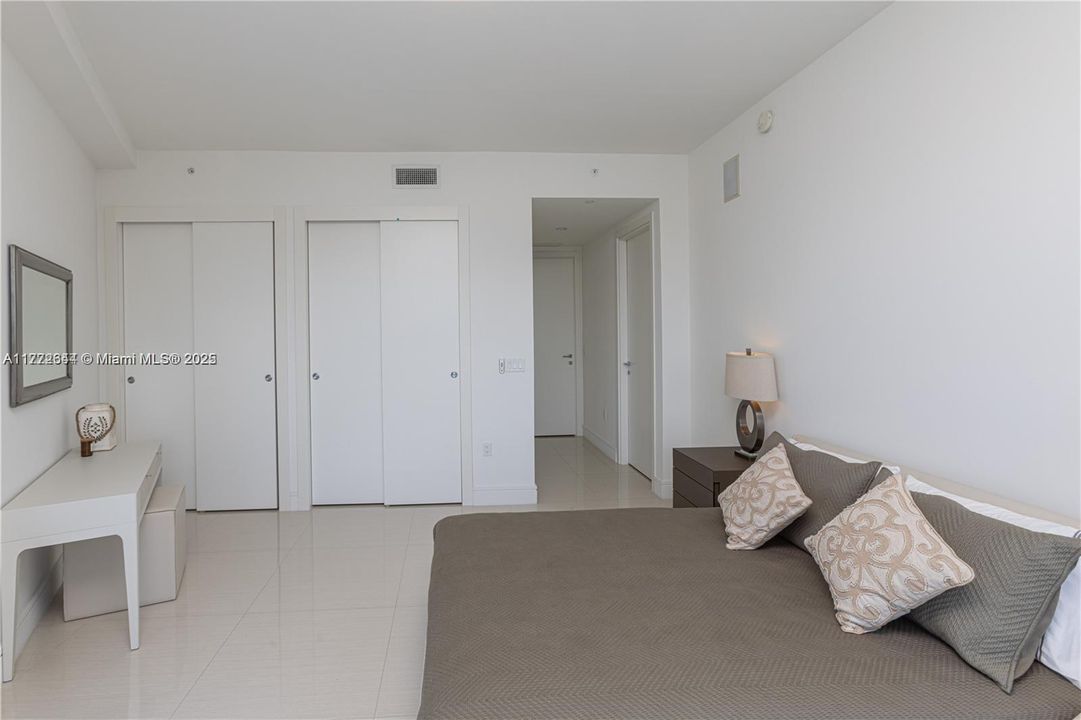 Recently Rented: $17,500 (4 beds, 6 baths, 3801 Square Feet)