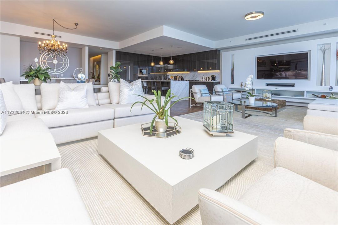 Recently Rented: $17,500 (4 beds, 6 baths, 3801 Square Feet)