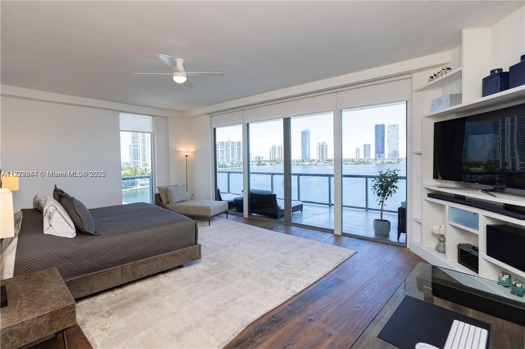 Recently Rented: $17,500 (4 beds, 6 baths, 3801 Square Feet)