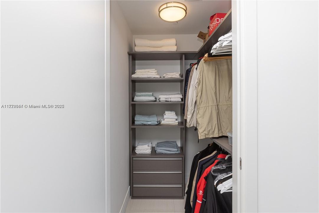 Recently Rented: $17,500 (4 beds, 6 baths, 3801 Square Feet)