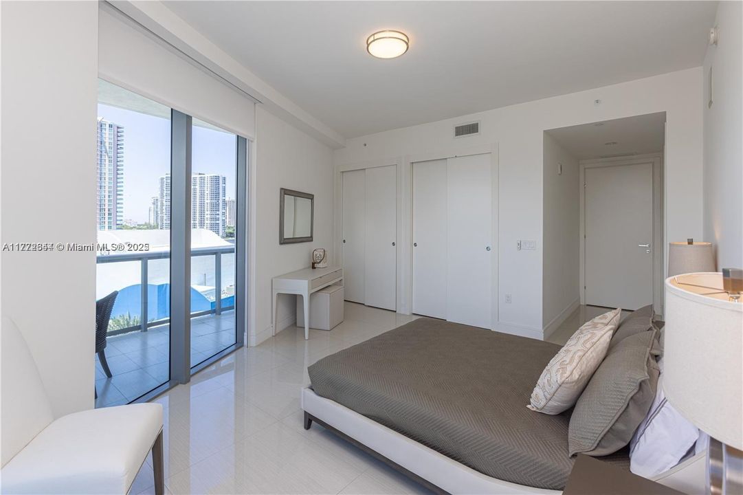 Recently Rented: $17,500 (4 beds, 6 baths, 3801 Square Feet)