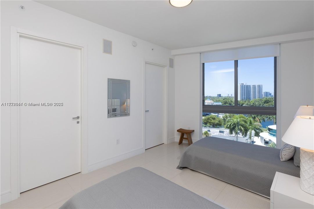 Recently Rented: $17,500 (4 beds, 6 baths, 3801 Square Feet)