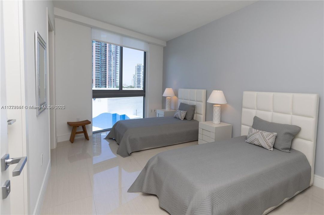 Recently Rented: $17,500 (4 beds, 6 baths, 3801 Square Feet)