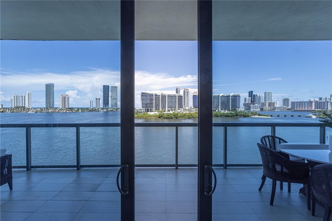 Recently Rented: $17,500 (4 beds, 6 baths, 3801 Square Feet)