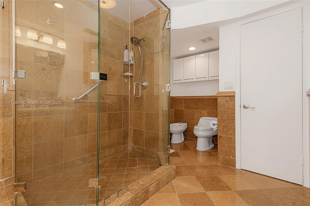 For Sale: $1,100,000 (2 beds, 2 baths, 1805 Square Feet)