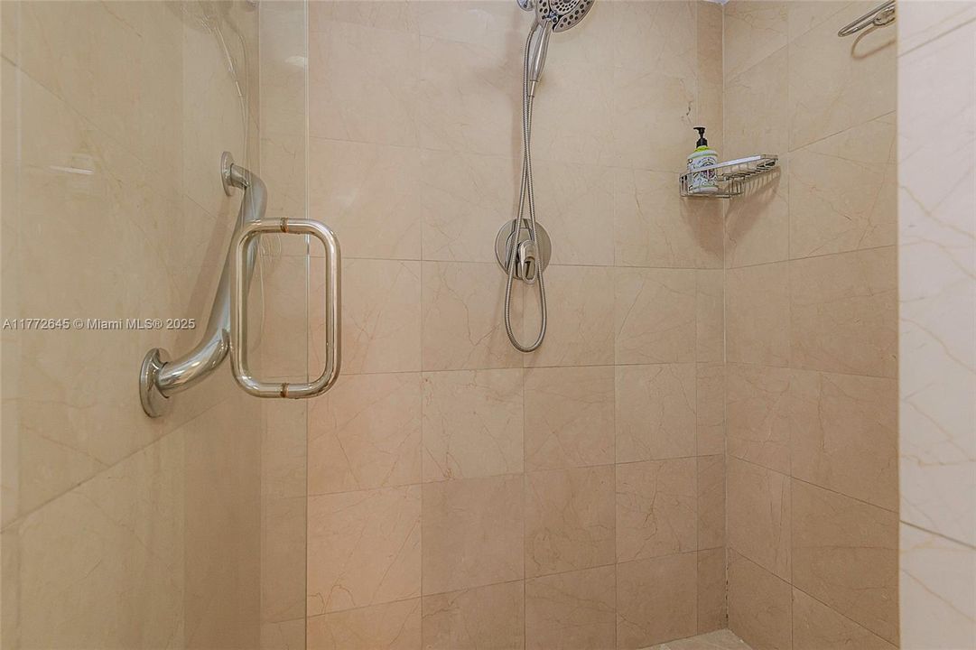 For Sale: $1,100,000 (2 beds, 2 baths, 1805 Square Feet)