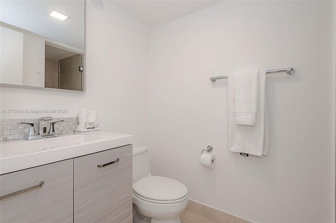 For Sale: $1,100,000 (2 beds, 2 baths, 1805 Square Feet)