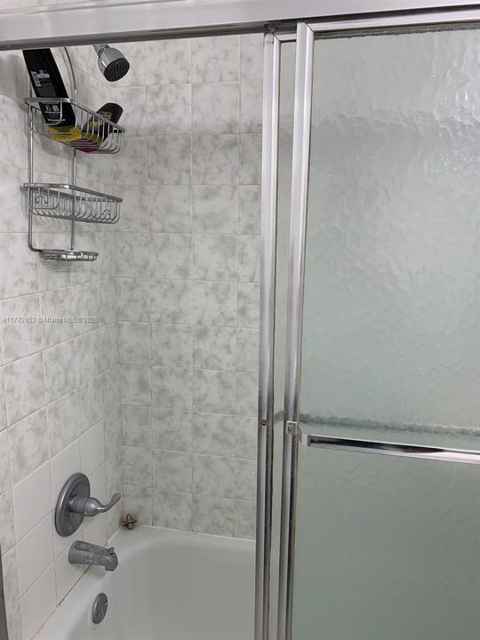 Recently Rented: $1,950 (1 beds, 1 baths, 873 Square Feet)