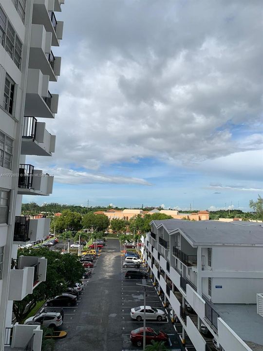 Recently Rented: $1,950 (1 beds, 1 baths, 873 Square Feet)