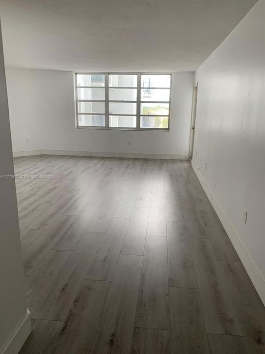 Recently Rented: $1,950 (1 beds, 1 baths, 873 Square Feet)