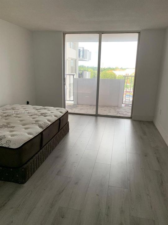 Recently Rented: $1,950 (1 beds, 1 baths, 873 Square Feet)