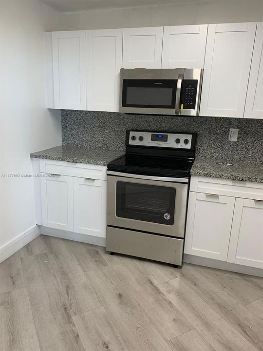 Recently Rented: $1,950 (1 beds, 1 baths, 873 Square Feet)