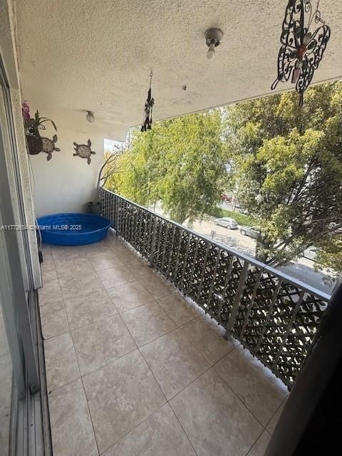 Vendido Recientemente: $289,900 (3 camas, 2 baños, 1140 Pies cuadrados)