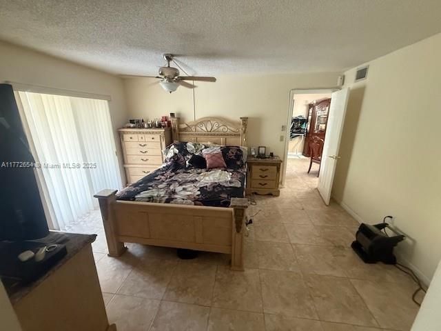 Vendido Recientemente: $289,900 (3 camas, 2 baños, 1140 Pies cuadrados)