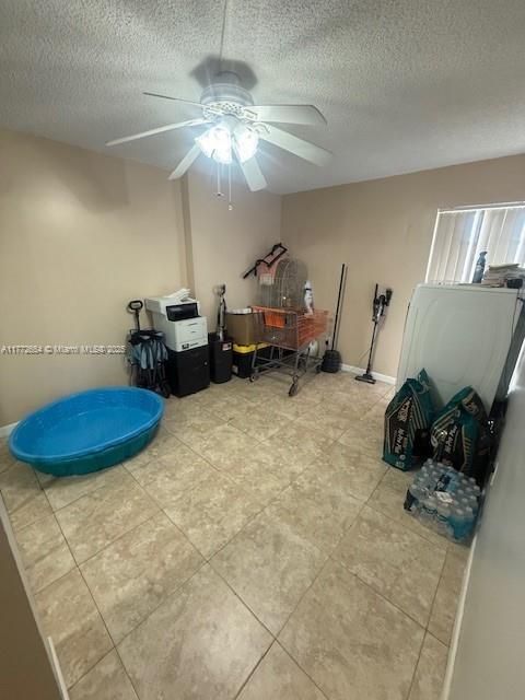 Vendido Recientemente: $289,900 (3 camas, 2 baños, 1140 Pies cuadrados)