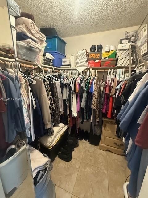 Vendido Recientemente: $289,900 (3 camas, 2 baños, 1140 Pies cuadrados)