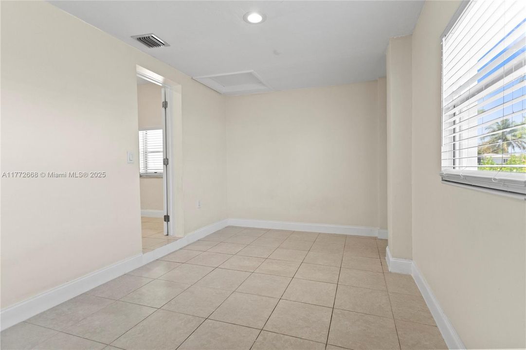 最近租的: $3,595 (4 贝兹, 2 浴室, 1600 平方英尺)