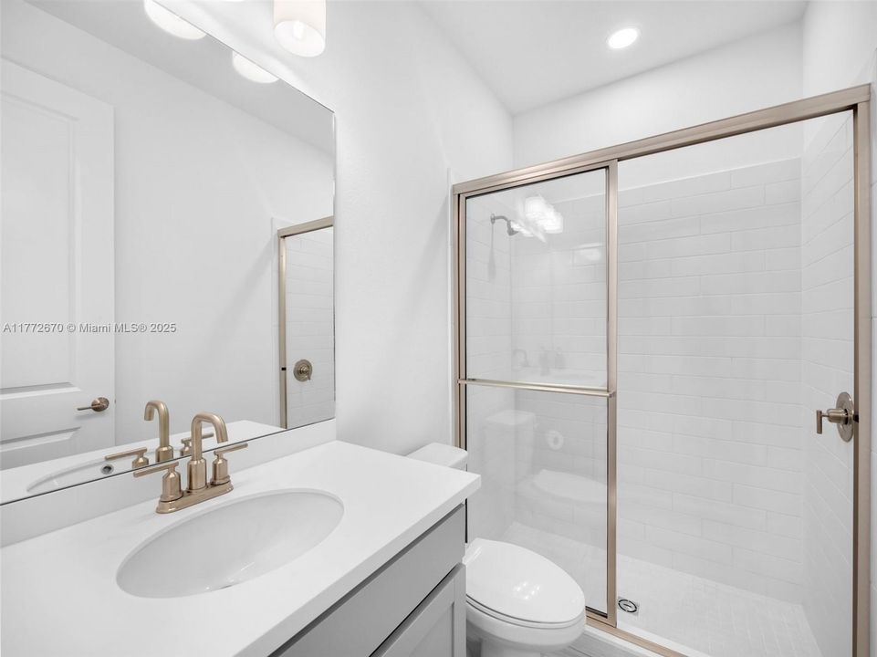 En Venta: $648,900 (5 camas, 3 baños, 2394 Pies cuadrados)