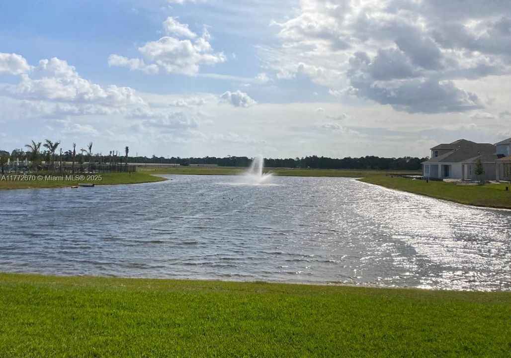 En Venta: $648,900 (5 camas, 3 baños, 2394 Pies cuadrados)