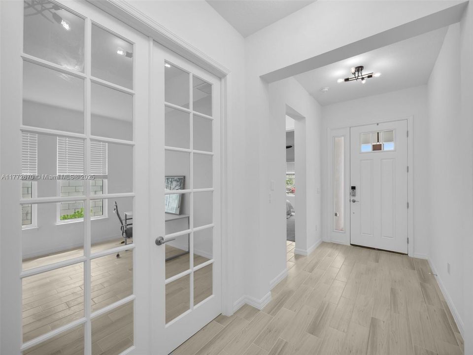 En Venta: $648,900 (5 camas, 3 baños, 2394 Pies cuadrados)