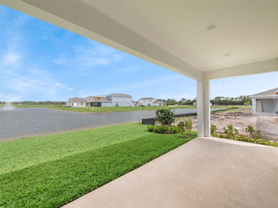 En Venta: $648,900 (5 camas, 3 baños, 2394 Pies cuadrados)