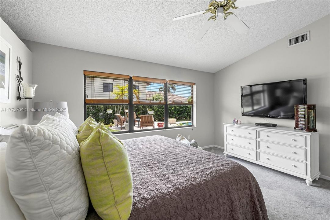 Recently Sold: $840,000 (3 beds, 2 baths, 2365 Square Feet)