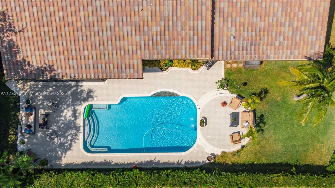 Recently Sold: $840,000 (3 beds, 2 baths, 2365 Square Feet)